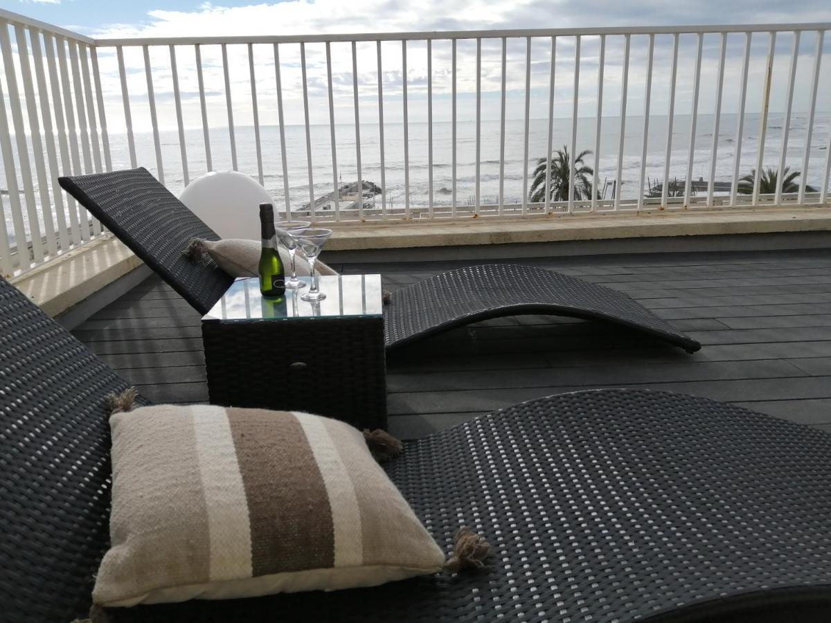 Atico Con Fantasticas Vistas Al Mar Y La Iglesia Apartman Sitges Kültér fotó