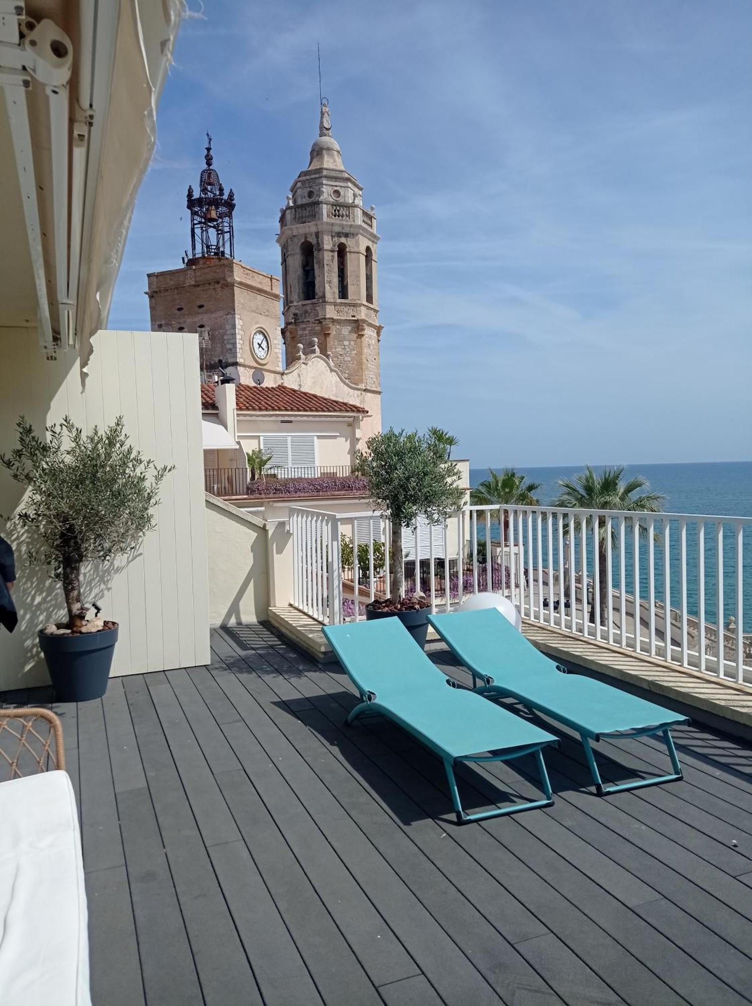 Atico Con Fantasticas Vistas Al Mar Y La Iglesia Apartman Sitges Kültér fotó