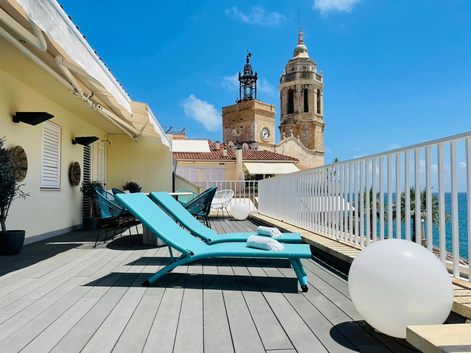 Atico Con Fantasticas Vistas Al Mar Y La Iglesia Apartman Sitges Szoba fotó